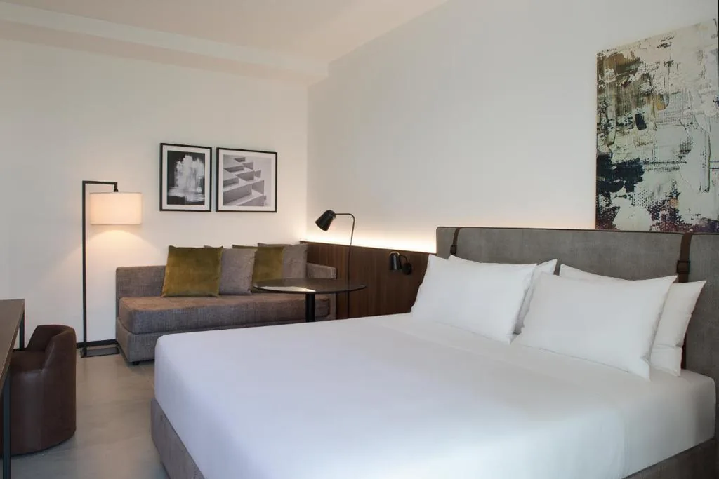 Camera Tripla Luxury — J Hotel