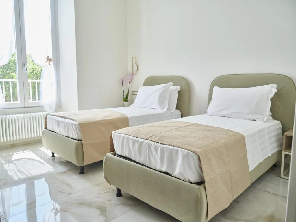 Camera Tripla Luxury — King Vittorio Guest House