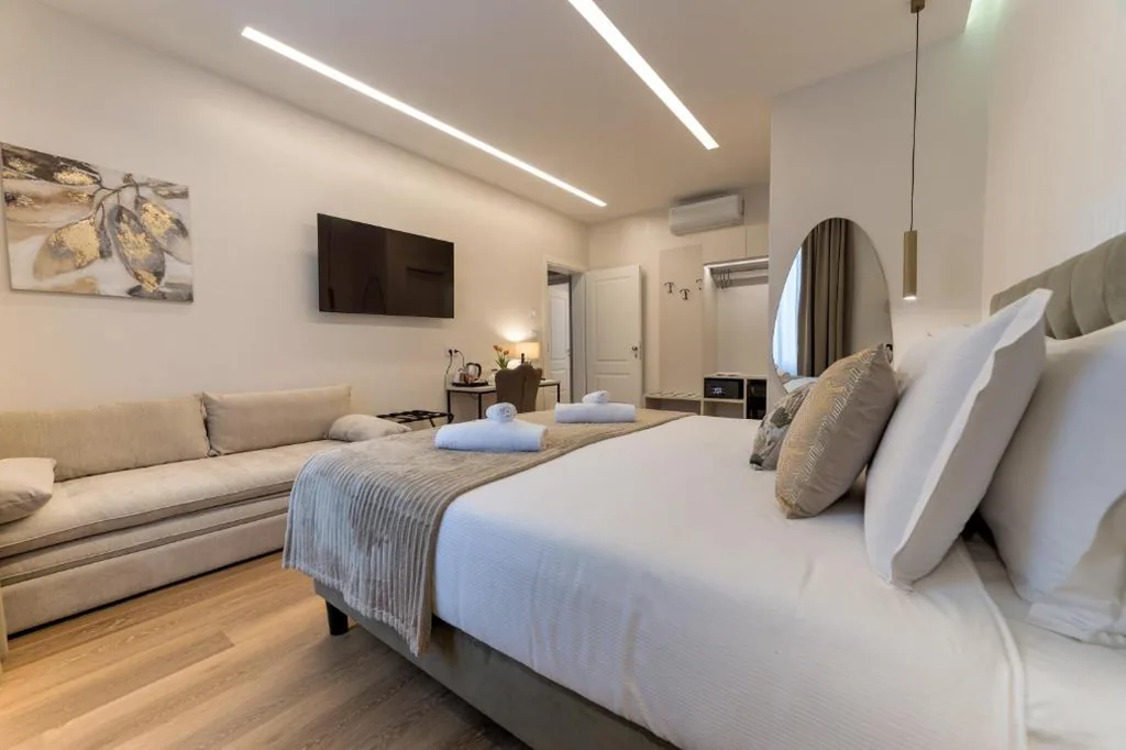 Camera Tripla Luxury — Luxury Suite vicino Trastevere GH Villa Poerio