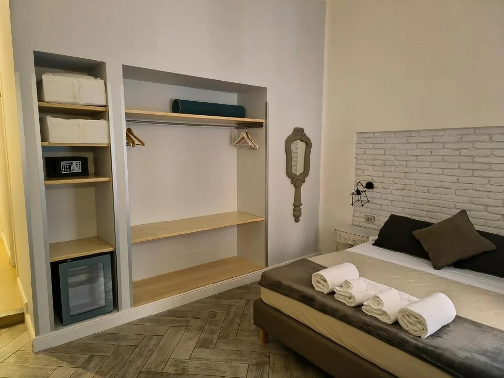 Luxury Triple Room — Trevi Contemporary Suite