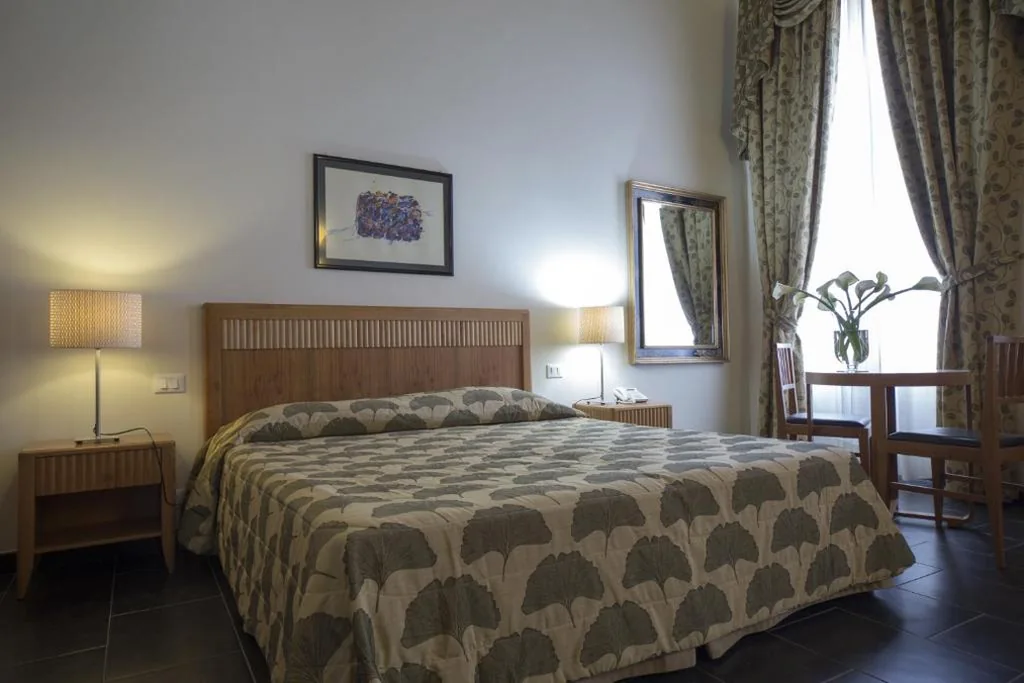 Luxury Triple Room — Villa Imperiale Hotel