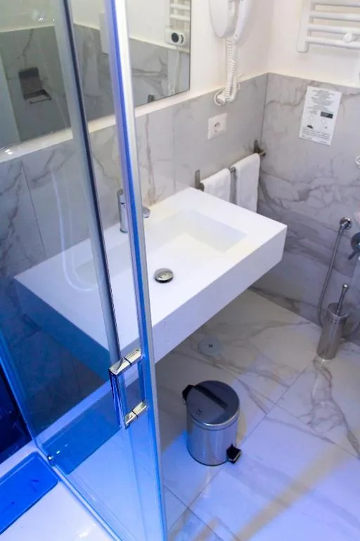 Camera Tripla Moderna — Home at Rome Vatican Suites