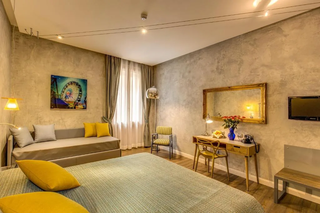 Triple Room — Parlamento Boutique Hotel