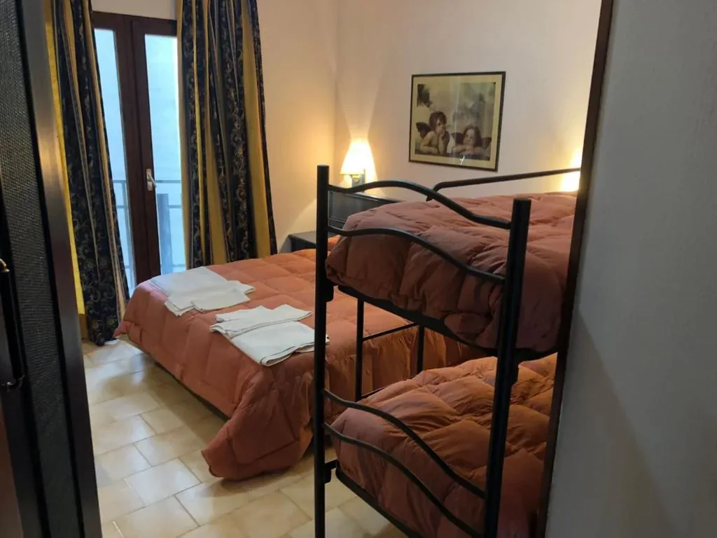 Triple Room — petit paradis