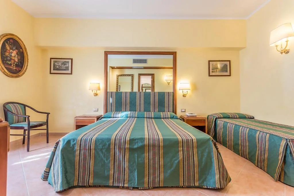 Triple Room — Raeli Hotel Noto