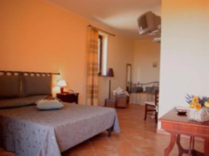 Triple Room — Residence Hotel La Commenda