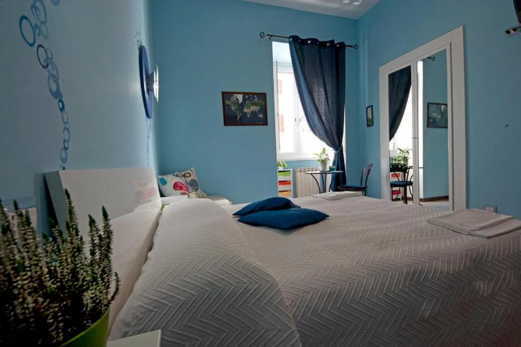 Triple Room — Rhome86