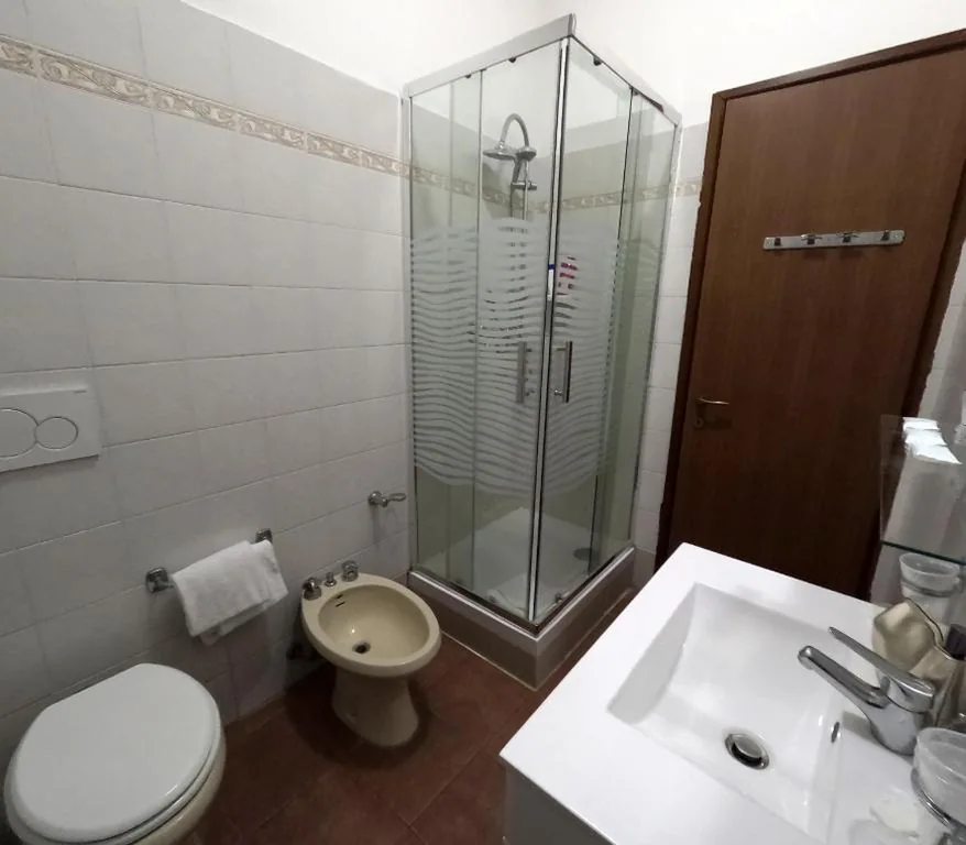 Camera Tripla — Roma Room Hotel