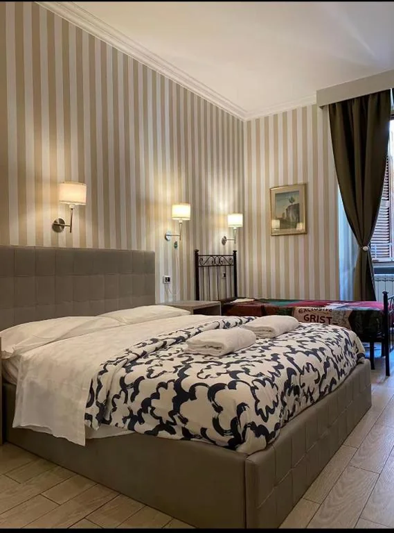 Camera Tripla — Rome Orange Inn