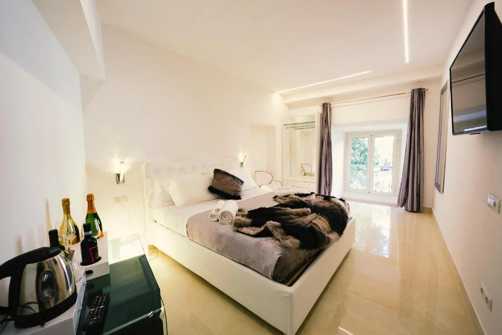 Triple Room — San Pietro Grand Suite