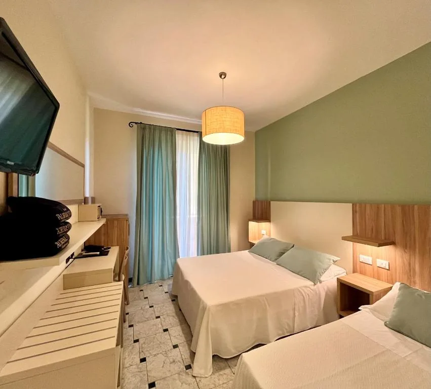 Camera Tripla Standard — Albergo Degli Amici