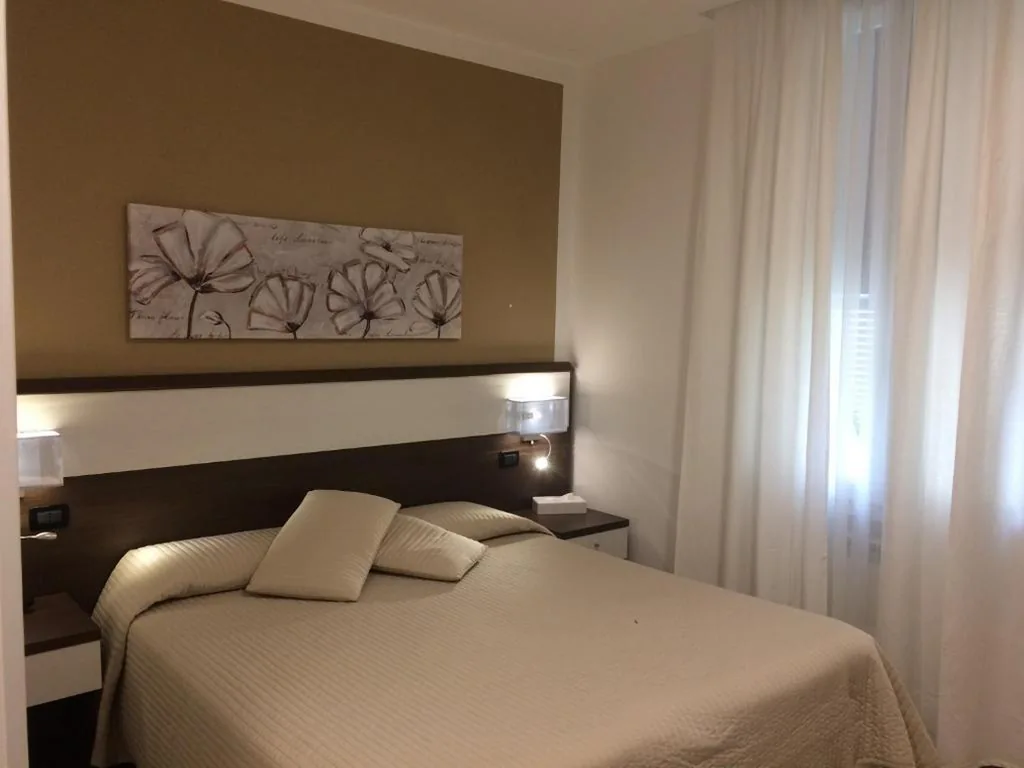 Standard Triple Room — Coccodrillo Hotel & Apartments