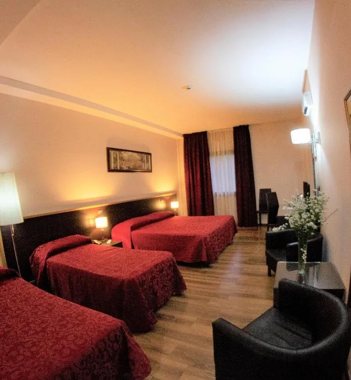 Comfort Standard Triple Room — Forum Palace Hotel