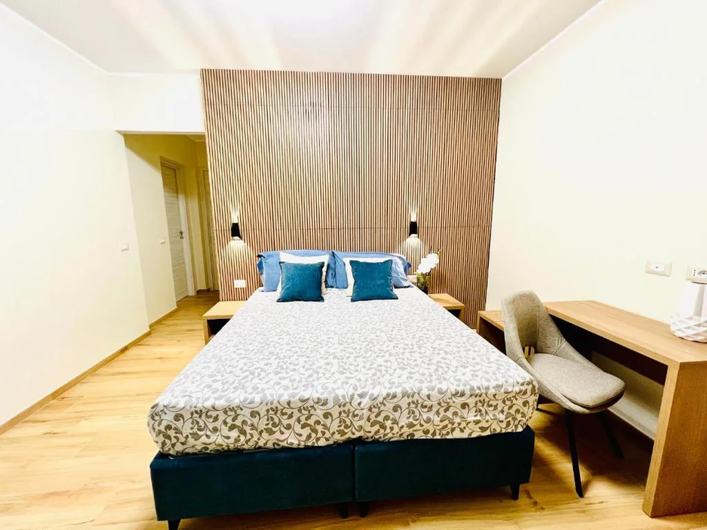 Camera Tripla Standard con Vista Mare — Casa Romano SeaFront