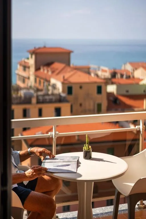 Standard Triple Room with Sea View — Hotel Careni Villa Italia