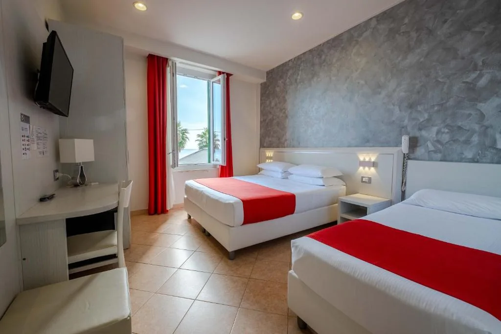 Camera Tripla Standard con Vista Mare — Hotel Lido