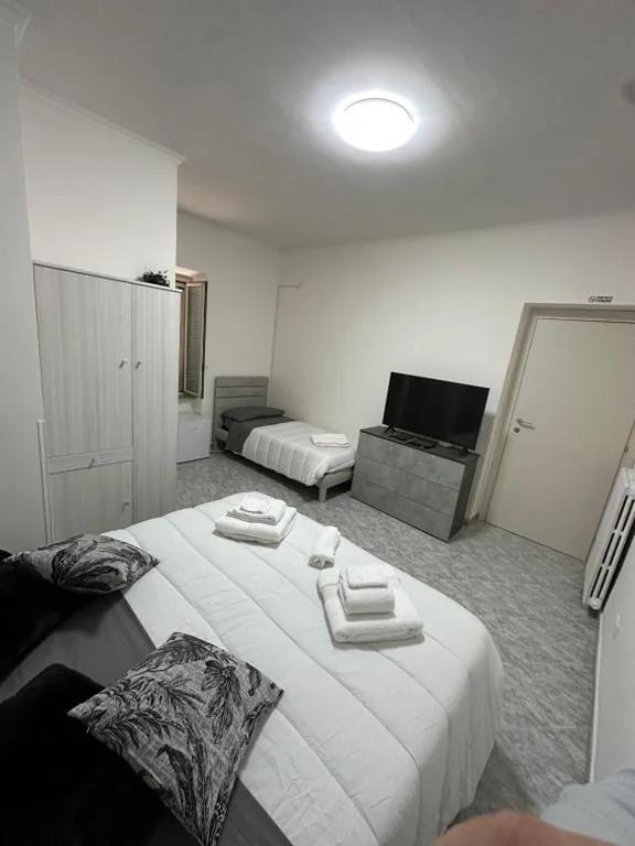 Standard Triple Room — Eden Affittacamere