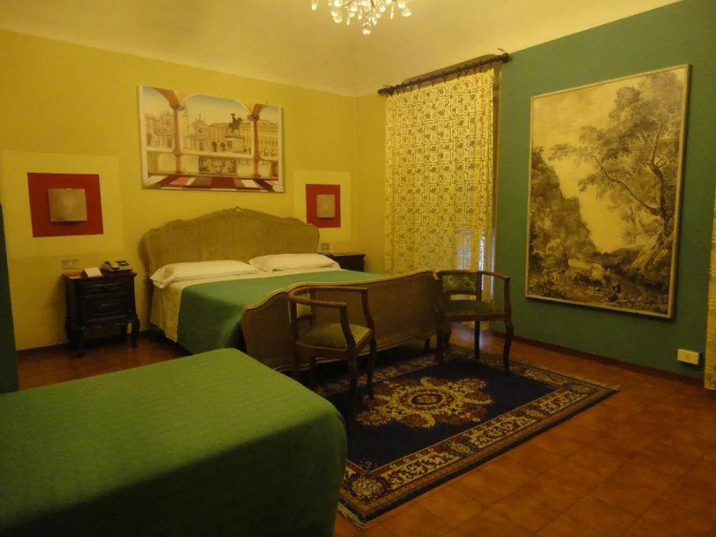 Standard Triple Room — Hotel Antica Dogana
