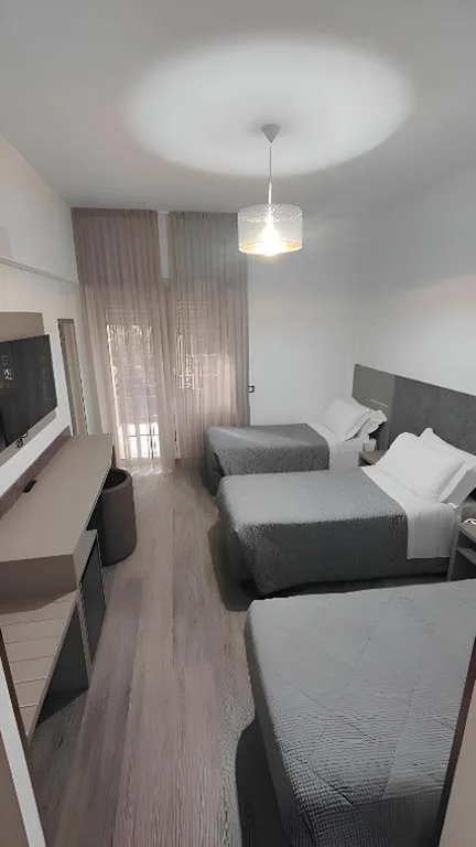 Camera Tripla Standard — Hotel Casa Tra Noi