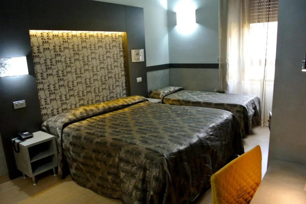 Standard Triple Room — Hotel Dei Mille