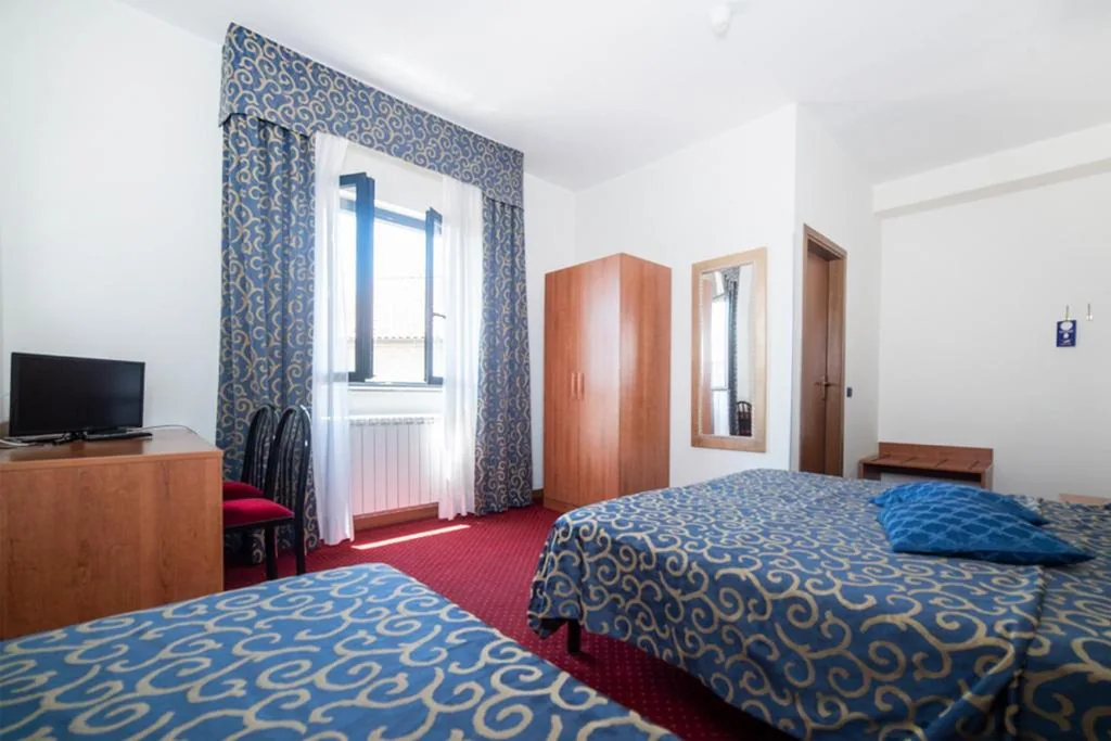 Camera Tripla Standard — Hotel Italia & Lombardi