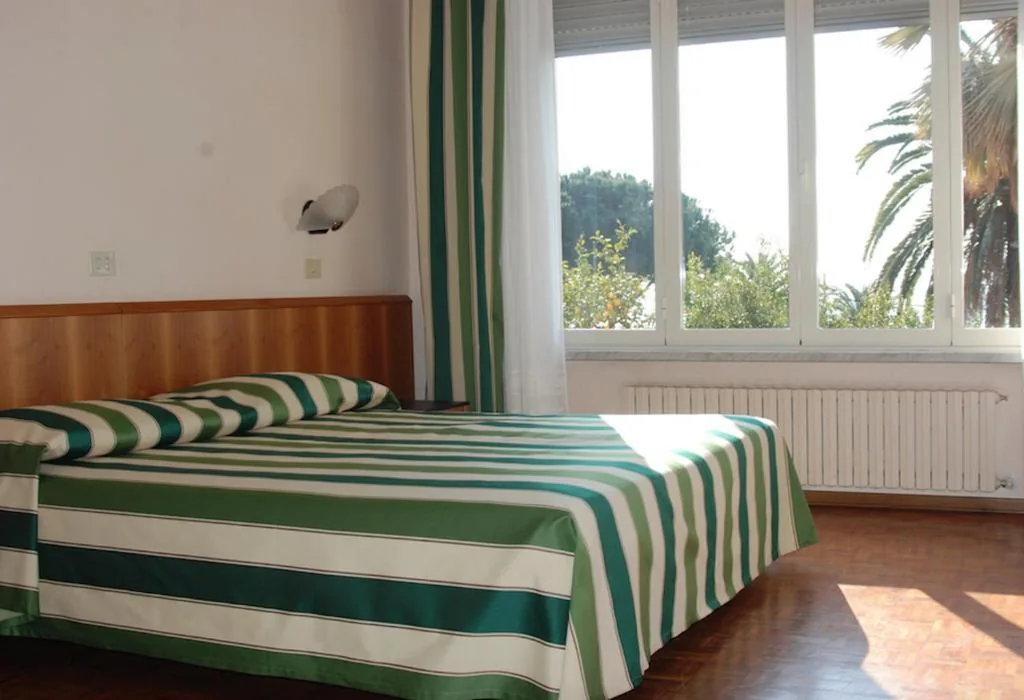 Camera Tripla Standard — Hotel Napoleon