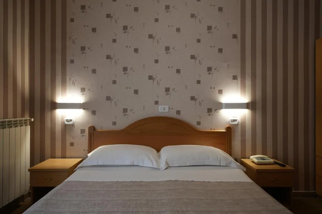 Camera Tripla Standard — Hotel Siviglia