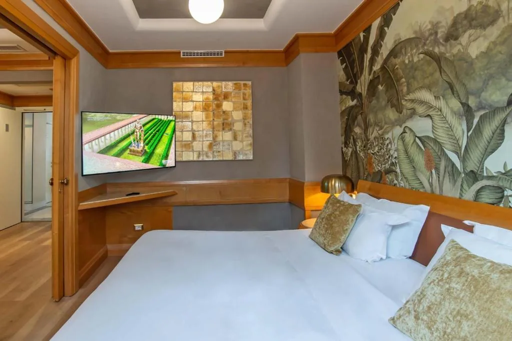 Camera Tripla Standard — Hotel White
