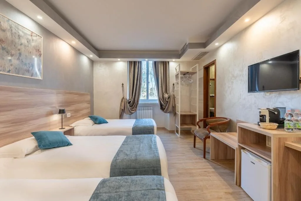 Standard Triple Room — Leone D’Oro Guesthouse