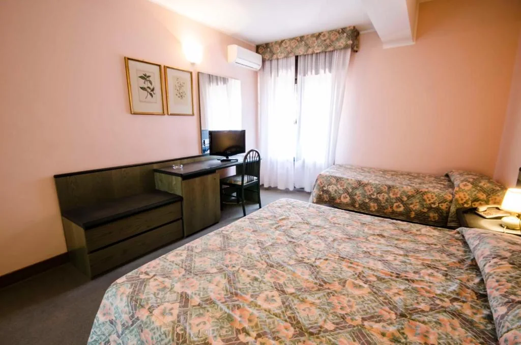 Standard Triple Room — Torre Del Sole