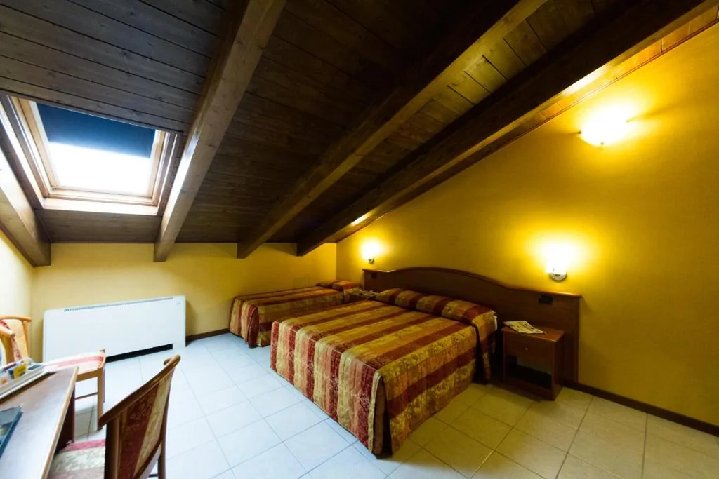 Camera Tripla Standard — Vald Hotel