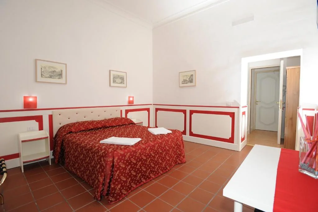 Triple Room — Startermini