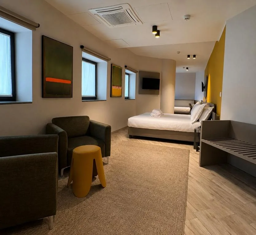 Camera Tripla Superior — Best Quality Hotel Politecnico