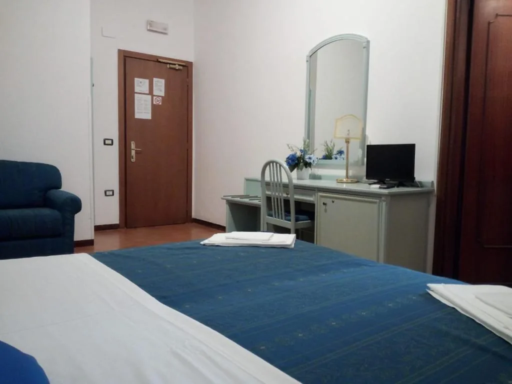 Superior Triple Room with Beach Package — Hotel Mercede 2