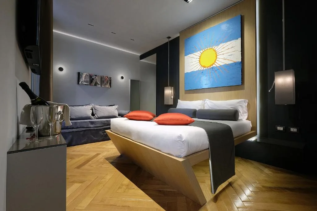 Superior Triple Room with City View — Navona Rooms