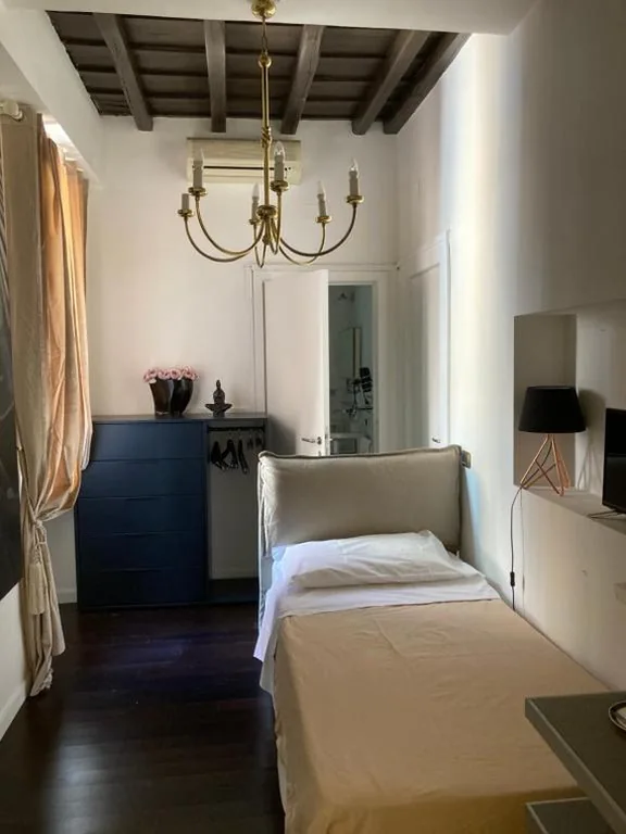 Camera Tripla Superior — D.R.Rome Spanish Luxury Suites