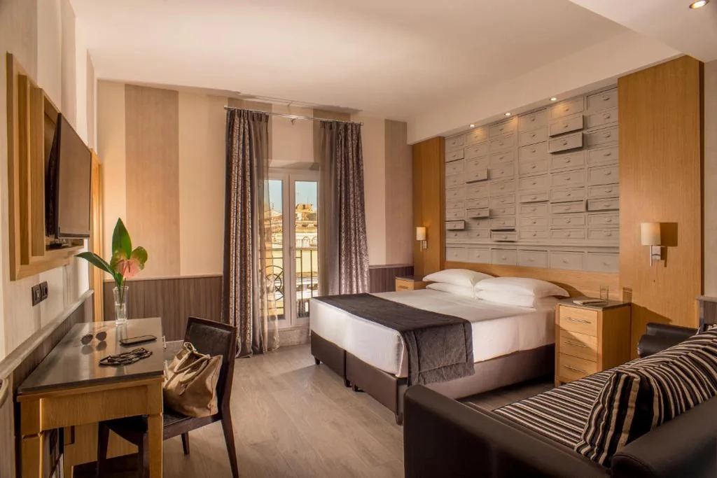 Superior Triple Room - Annex — Hotel Royal Court