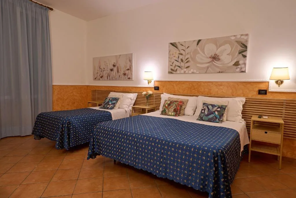 Camera Tripla Superior — Hotel Ascot