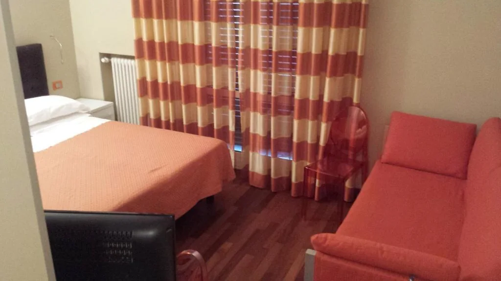 Camera Tripla Superior — Hotel Corso Alaxi Hotels