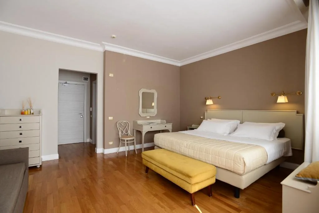 Superior Triple Room — Silva Hotel Splendid