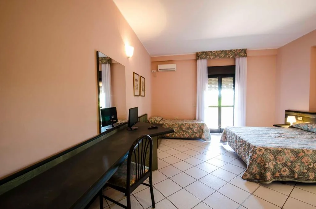 Superior Triple Room — Torre Del Sole
