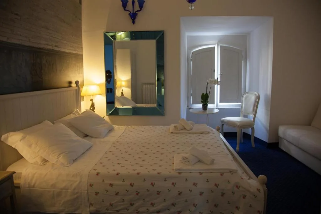 Superior Triple Room - Via Leone IV No. 38 — Vatican Leone IV