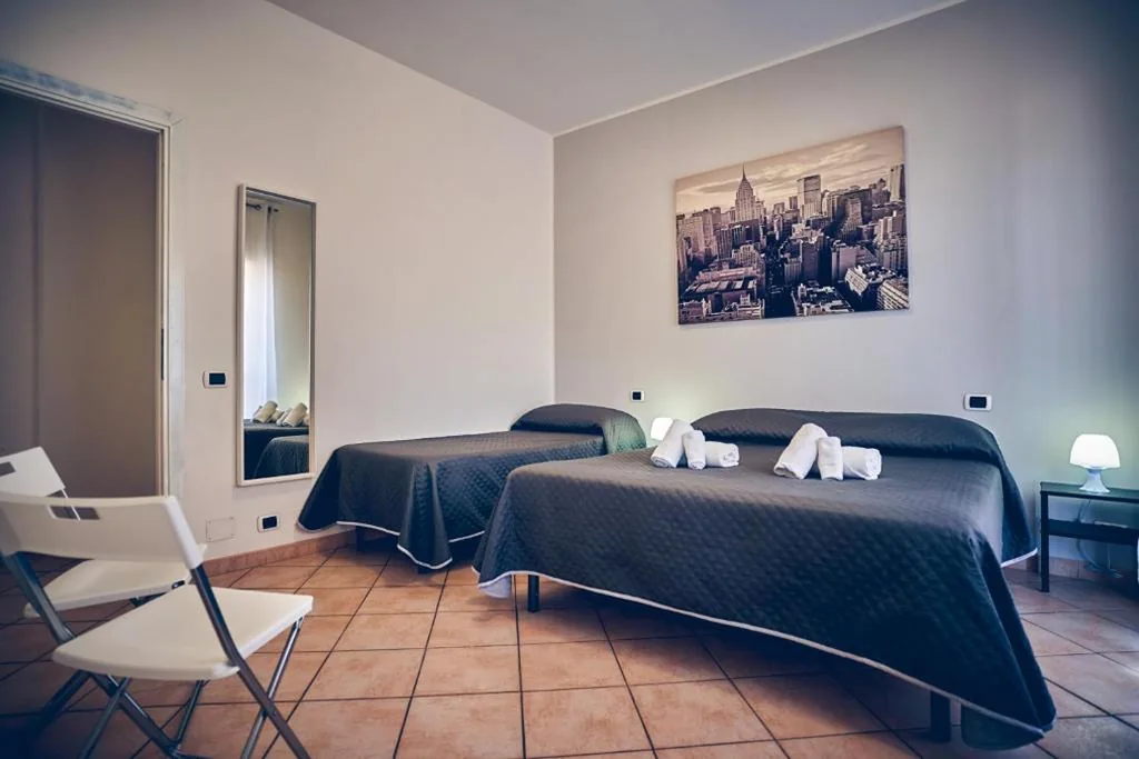 Triple Room — Travelershome 7Metri Ciampino GuestHouse