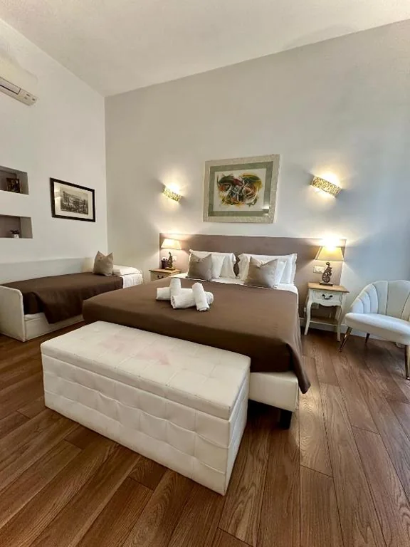 Camera Tripla — Tre R Colosseo