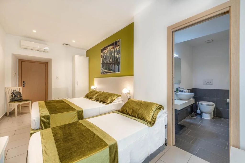 Camera Tripla — Trevi Palace Hotel