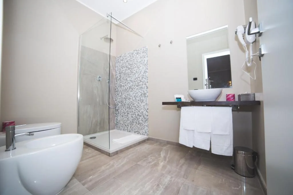 Triple Room — Trevi Portrait