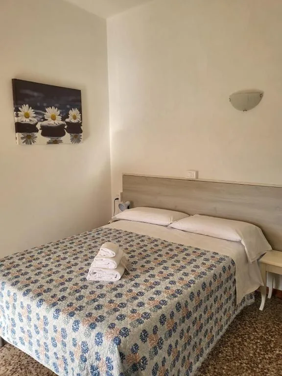 Camera Tripla — Villa rosa