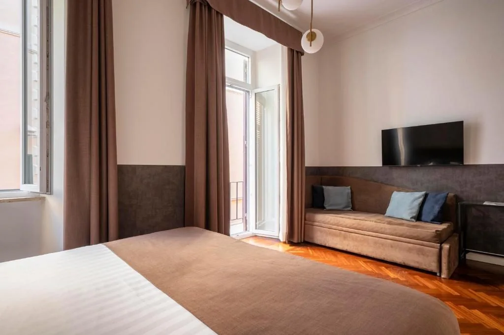 Triple Room — Vittoriano Suite