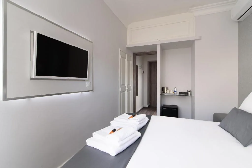 Camera Tripla — White Caesar Guesthouse