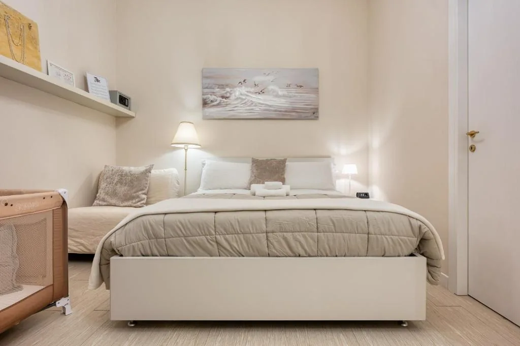 Camera Tripla — Your House Rooms